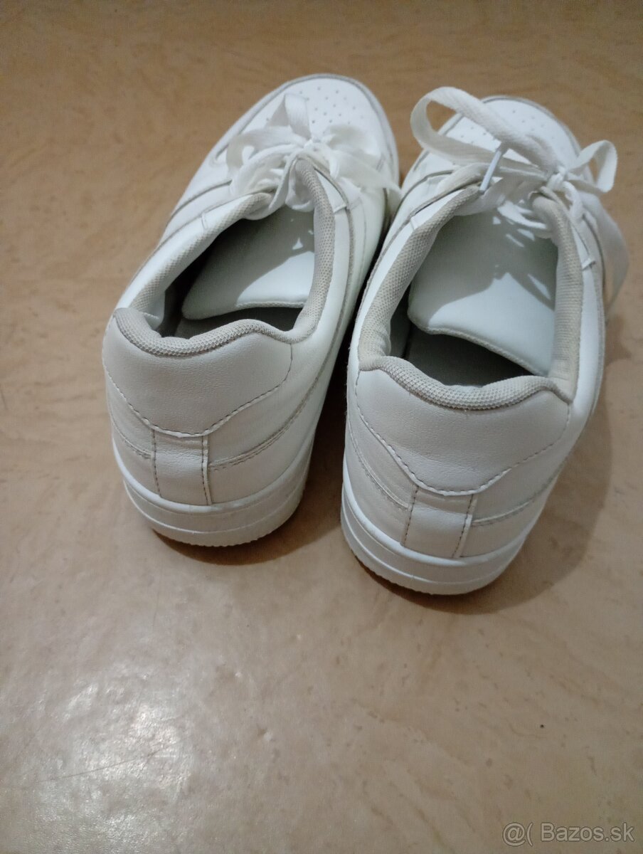 Čisto biele tenisky - 3