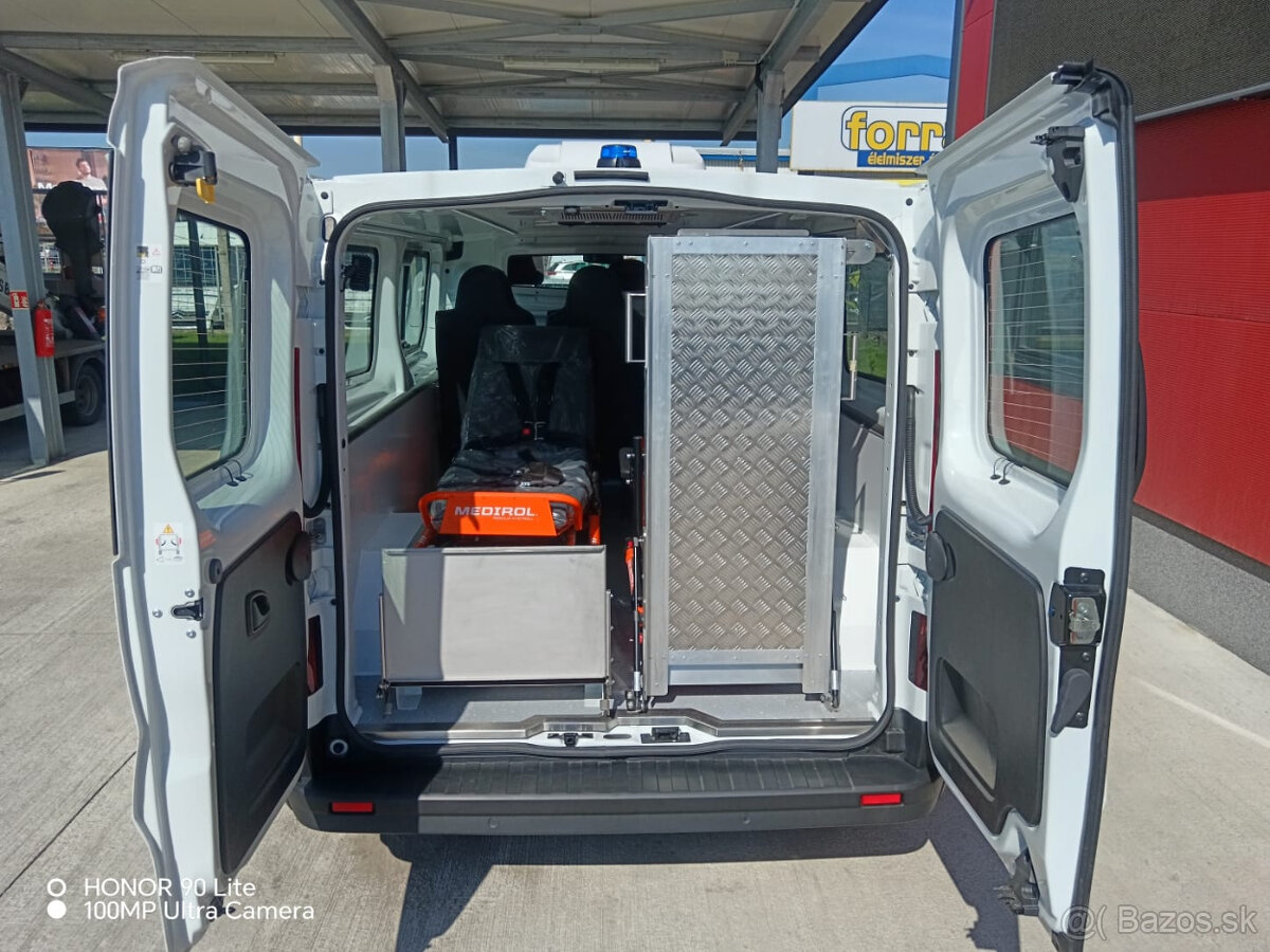 Predám Renault Trafic 2.0 Sanitné vozidlo - 3