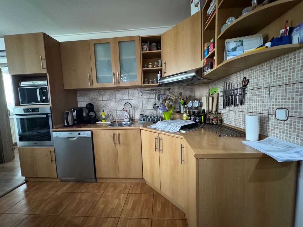 Predaj 3 izb. bytu s tromi balkónmi - 3