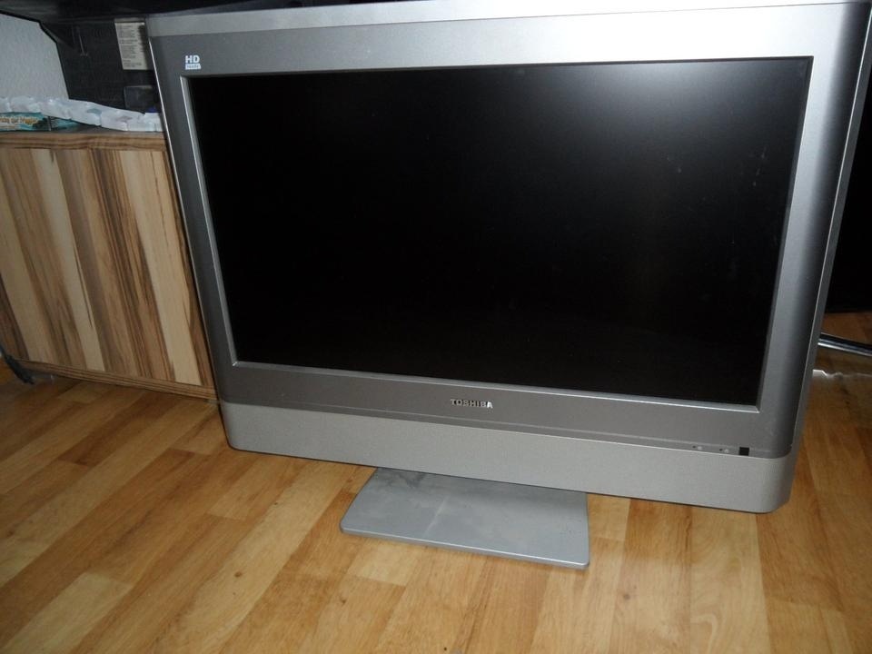 LCD TV TOSHIBA - 3