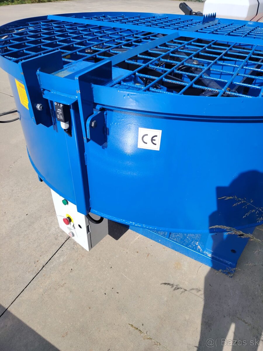 ELEKTRICKÁ MIEŠAČKA 1200L - 3