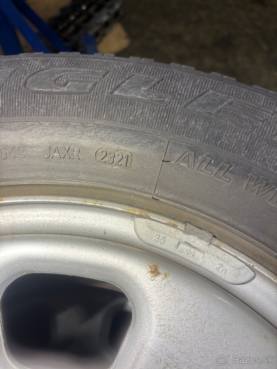 235/70 r16 good year all wheater - 3