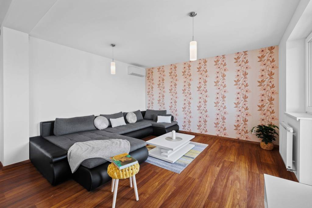 REZERVOVANÉI Predaj 5 - izb.dom v obľúbenej lokalite Ivanka - 3