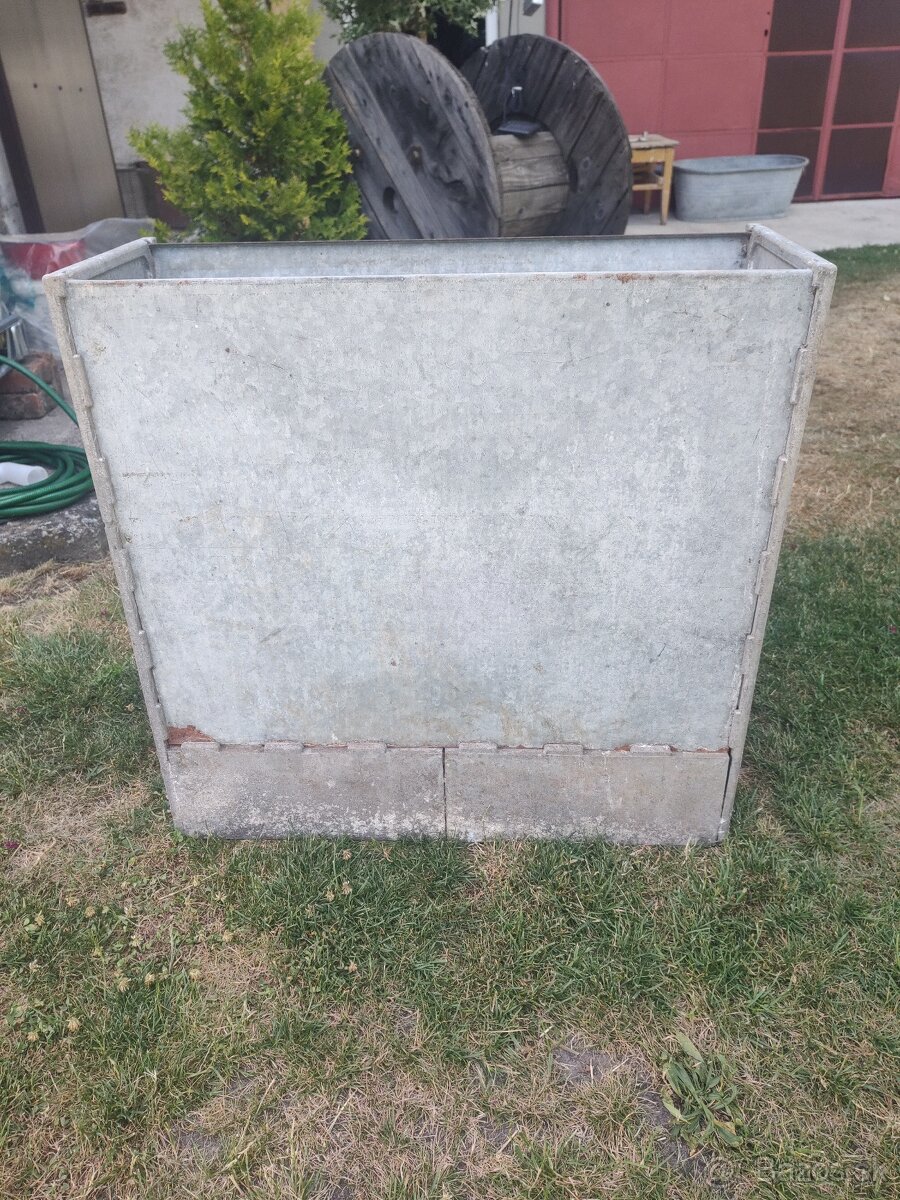 Krmítko pre ošípané, hydinu, ovce.... - 3