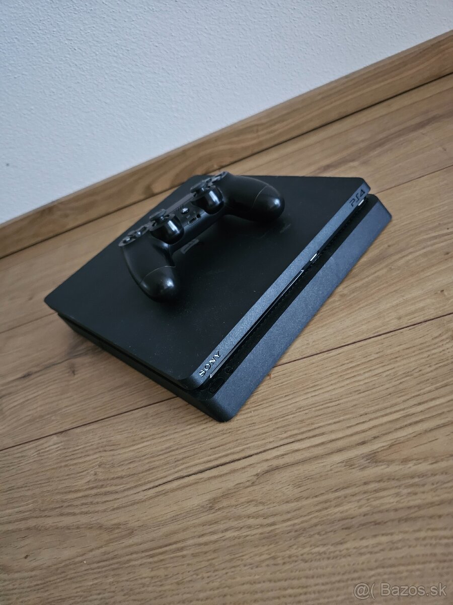 Playstation 4 Slim - 3