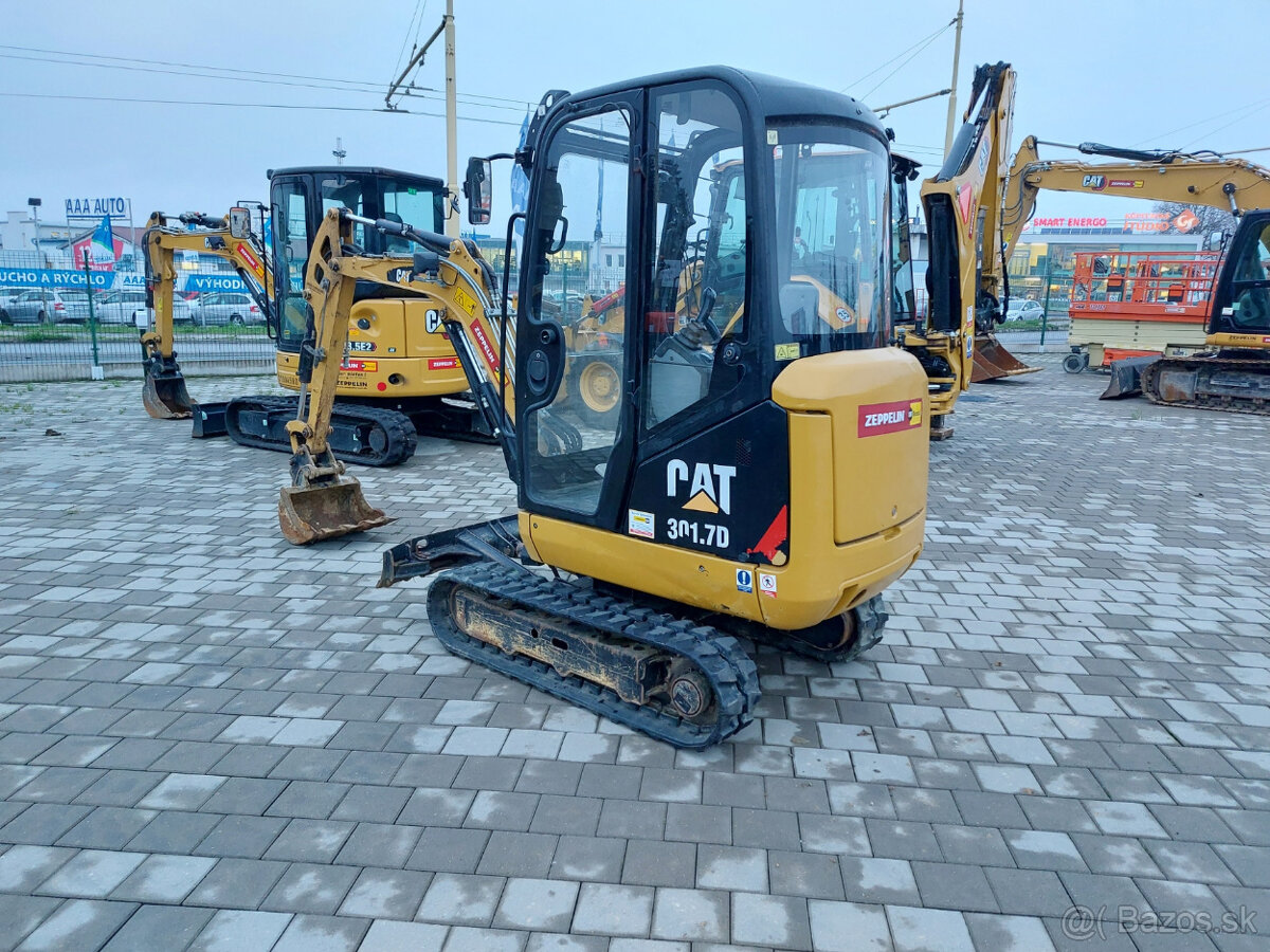 Hydraulické minirýpadlo Caterpillar - 3