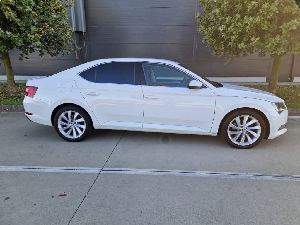 Superb 2,0 TDI 110kw Sedan Odpočet DPH - 3