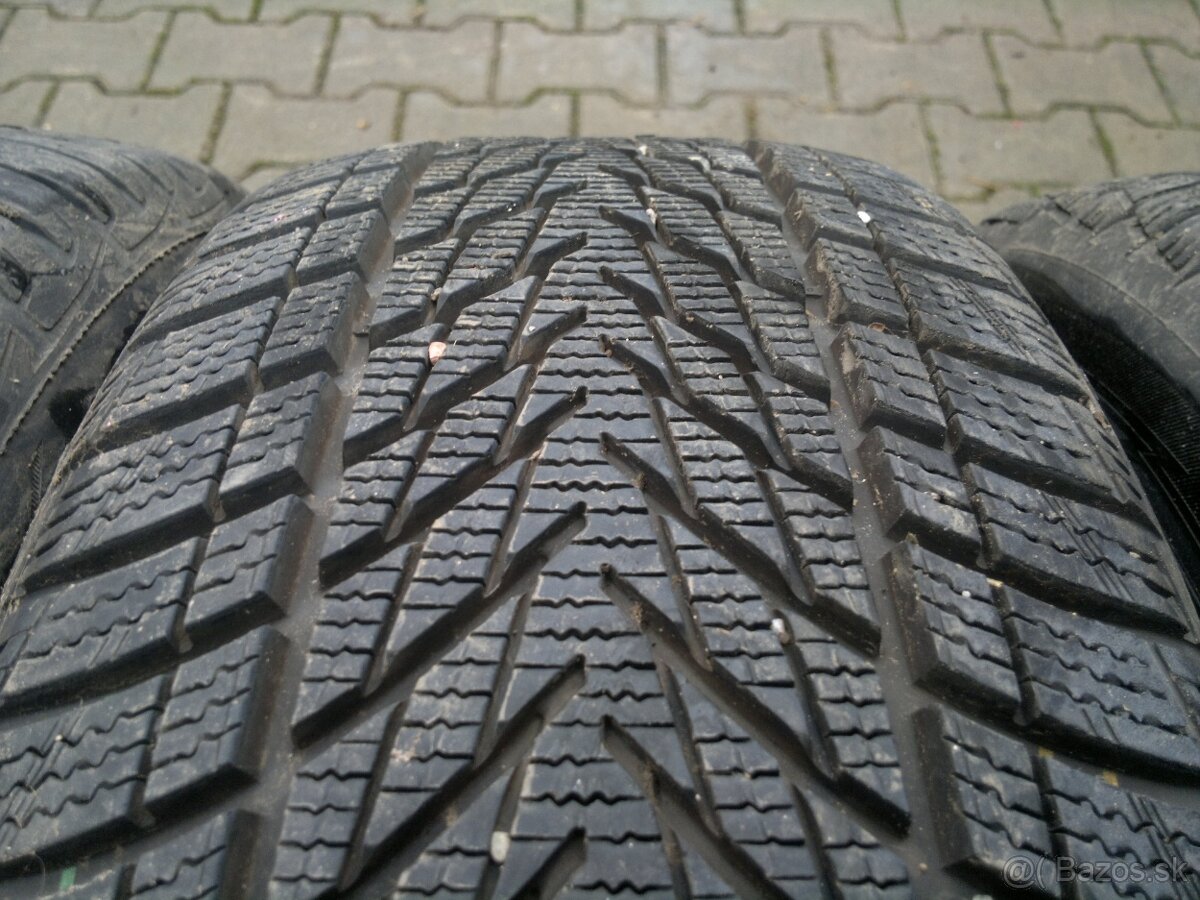 Zimne pneu. Goodyear 215/50 r17 - 3