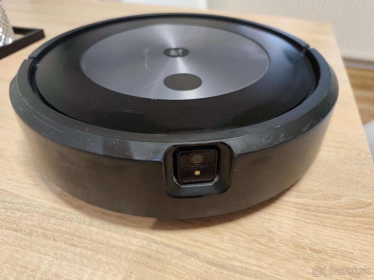 Robotický vysávač iRobot Roomba j7 715840 - 3
