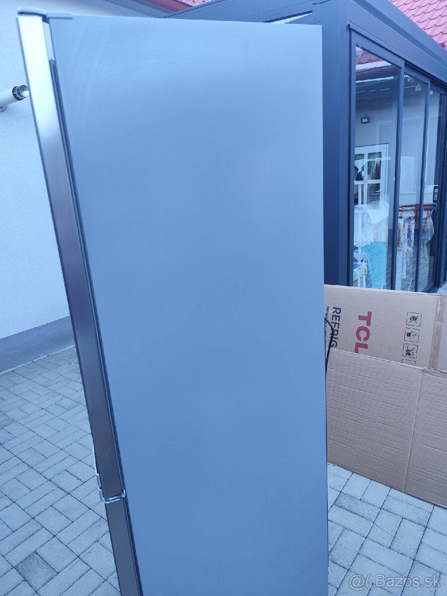 Chladnička s mrazničkou - 3