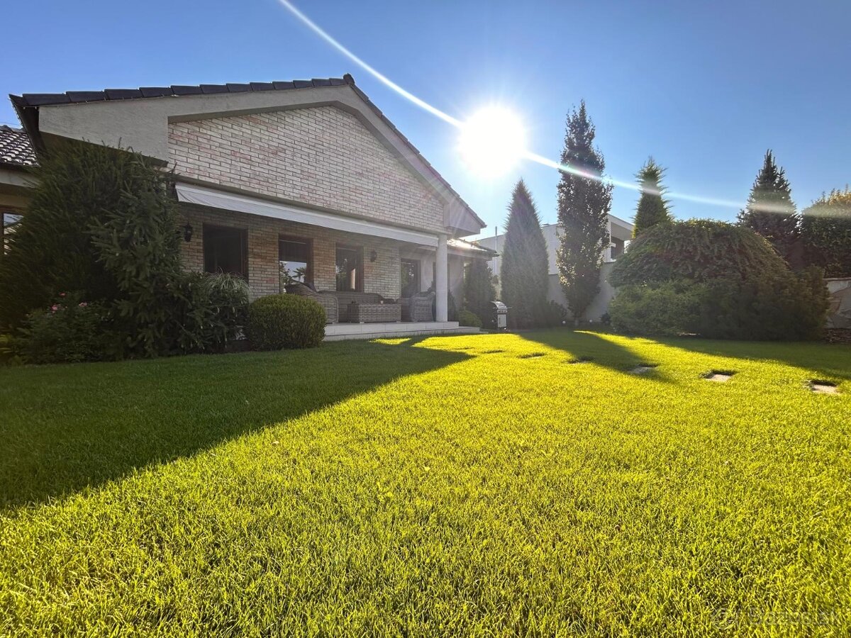 ZNÍŽENÁ CENA Nádherný rodinný dom s nádychom luxusu - 3