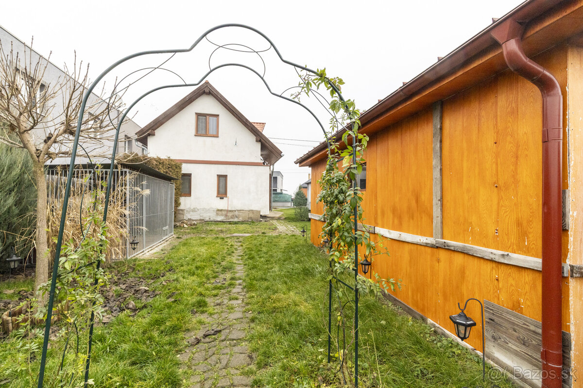 PREDAJ RD VALALIKY - 3