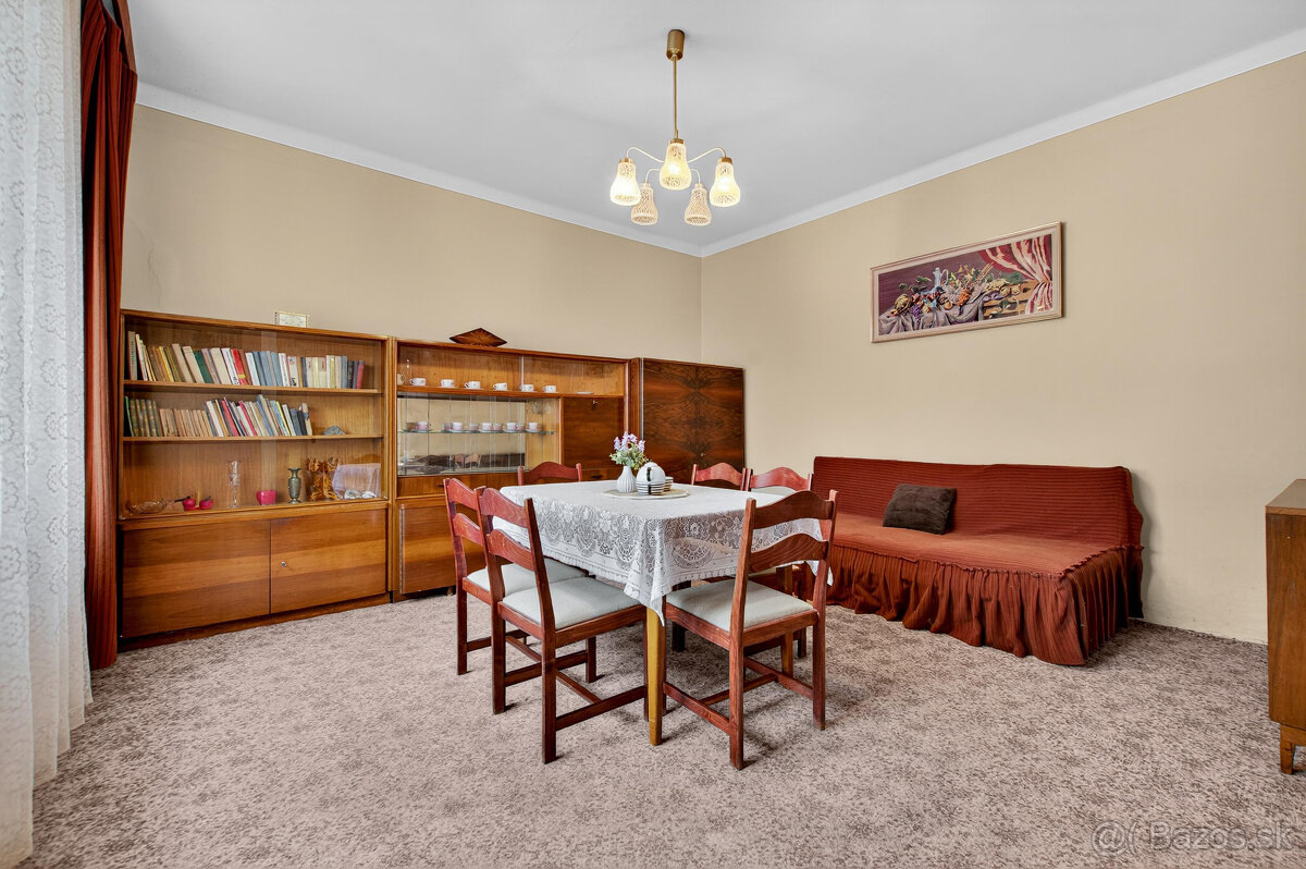 Na predaj - Rodinný dom v centre obce Tomášov s veľkým pozem - 3