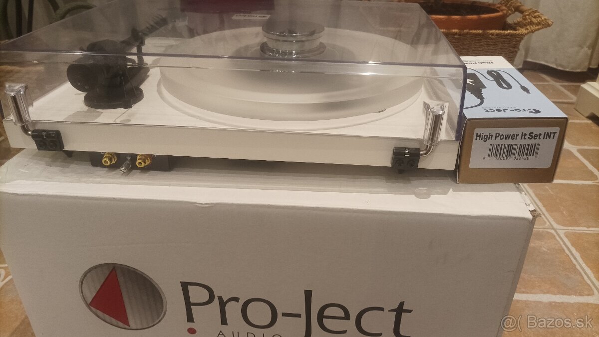 Pro-ject Debut Carbon (DC) - 3