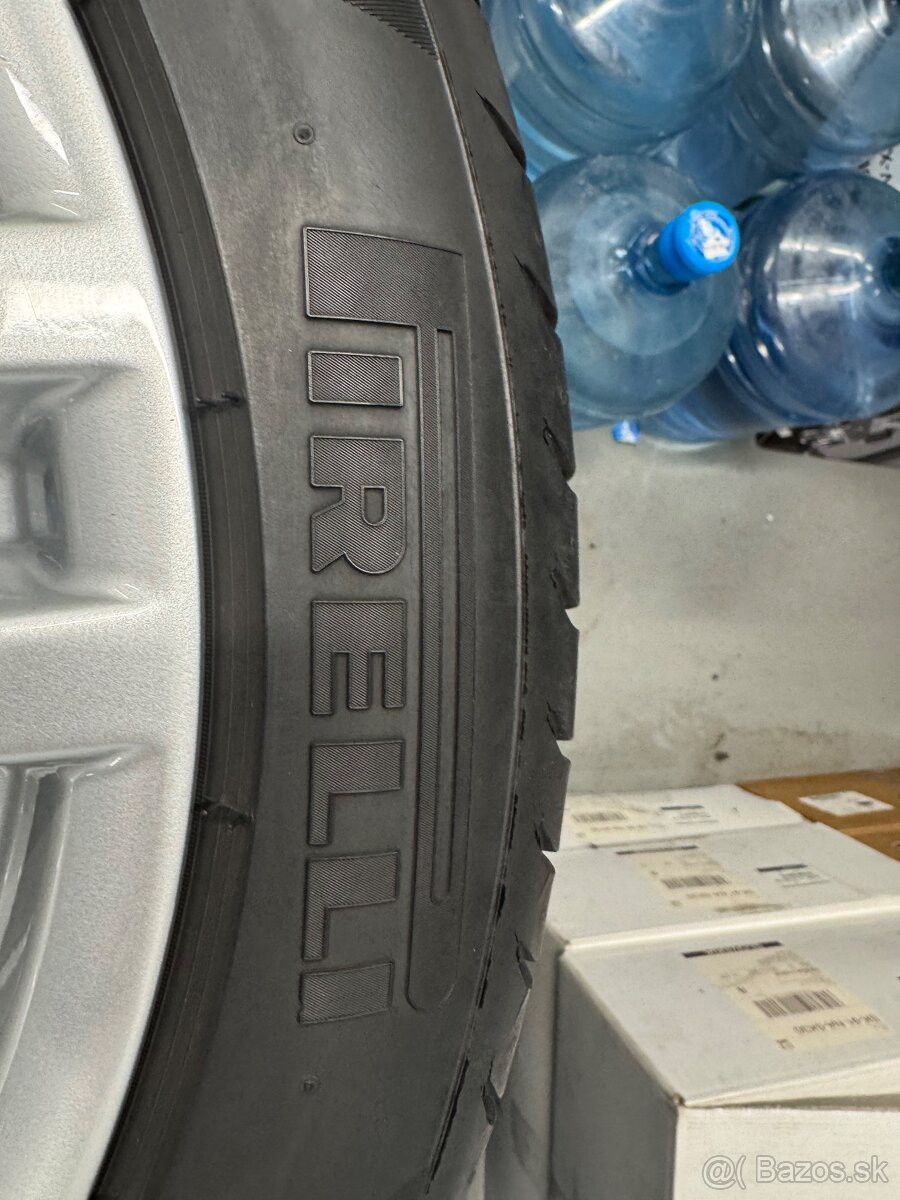 Pirelli P Zero dvojrozmer 225/45R18 a 255/40R18 - 3