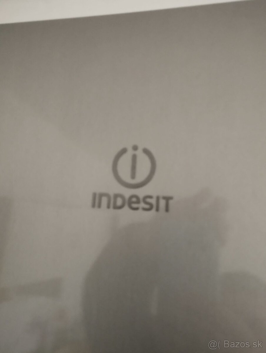 Chladnička z mrazničkou značka indesit - 3