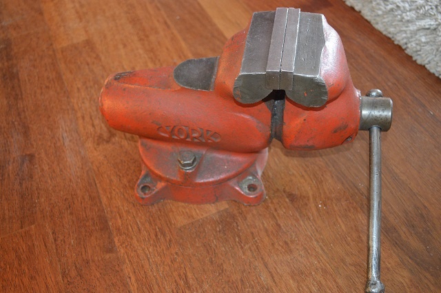 predam kvalitny zverak YORK 100A - 3