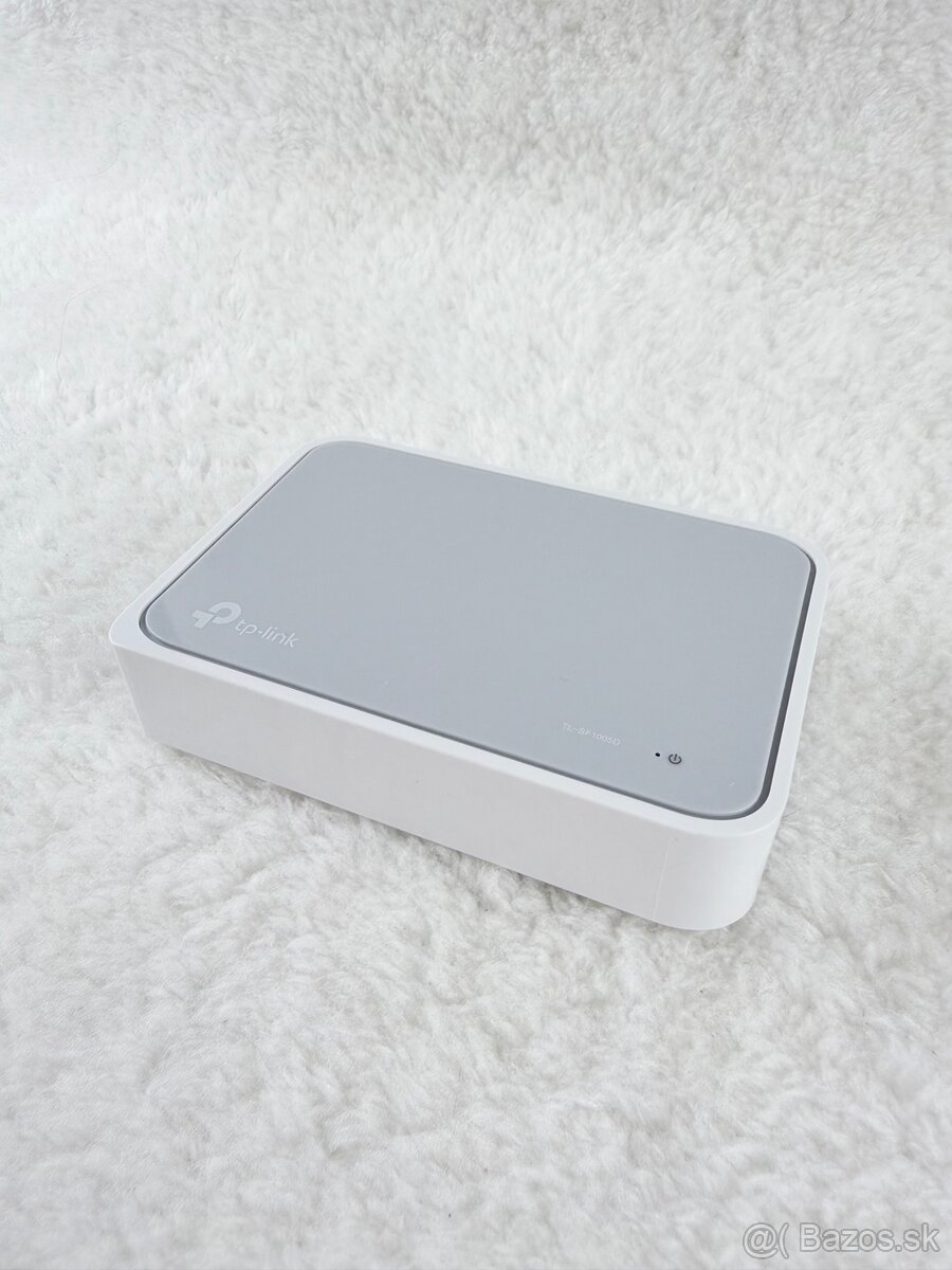 TP-Link TL-SF1005D 5-Port Desktop Switch + adaptér - 3