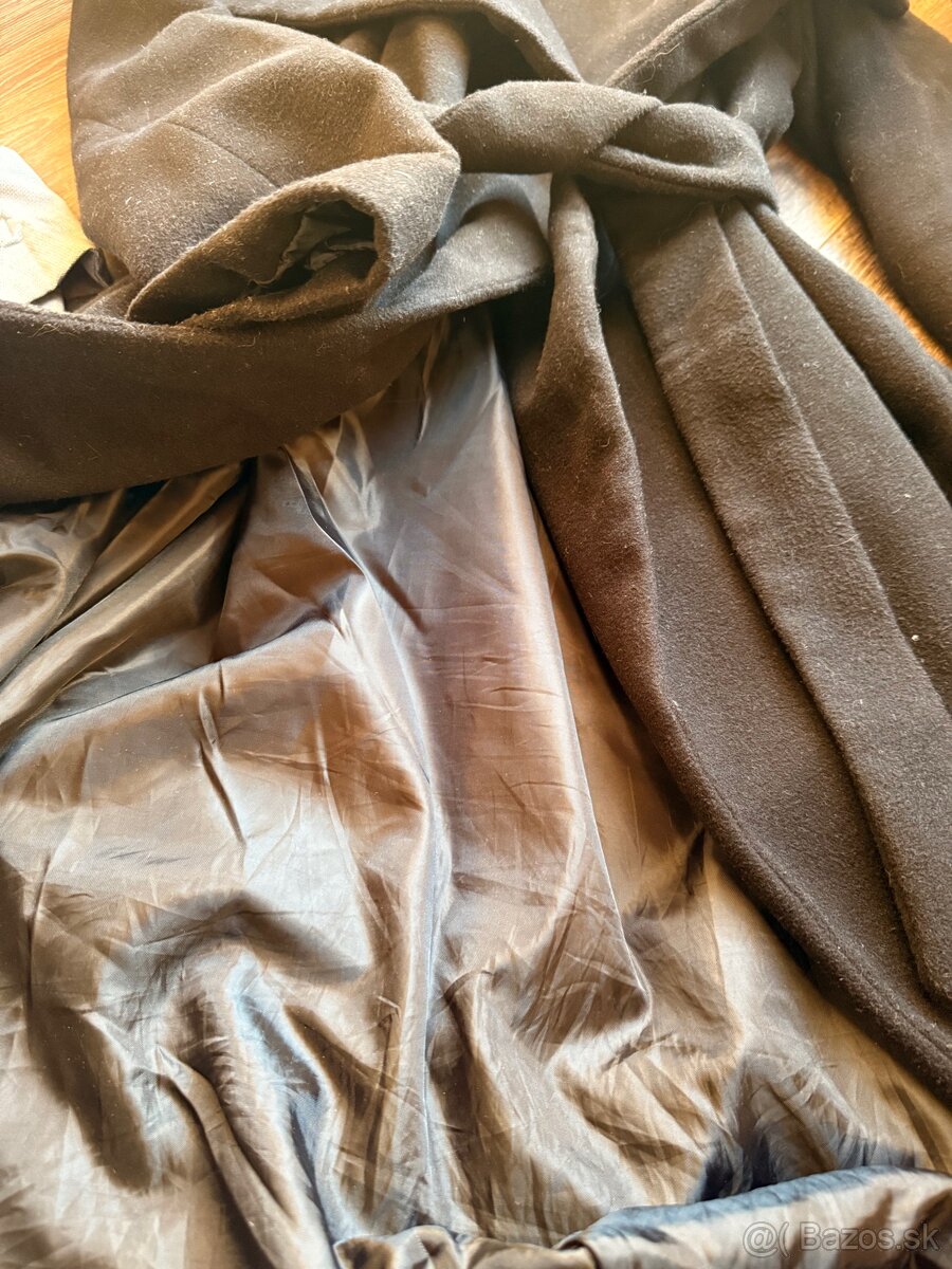 Čierny dámsky kabat - 3