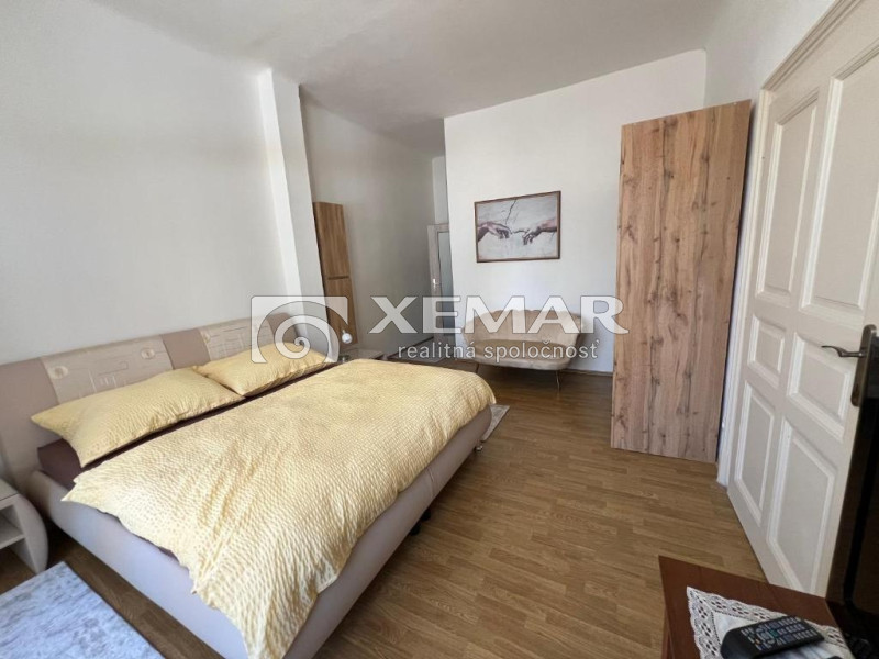 PRENÁJOM 3 izbový apartmánový byt na námestí Banská Bystrica - 3