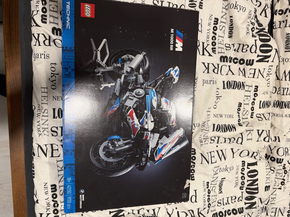 Lego BMW M1000rr - 3