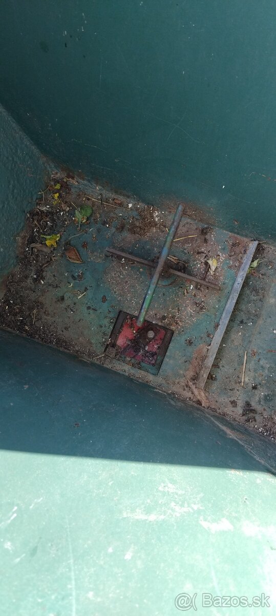 Rozmetadlo umelých hnojív.piesku - 3