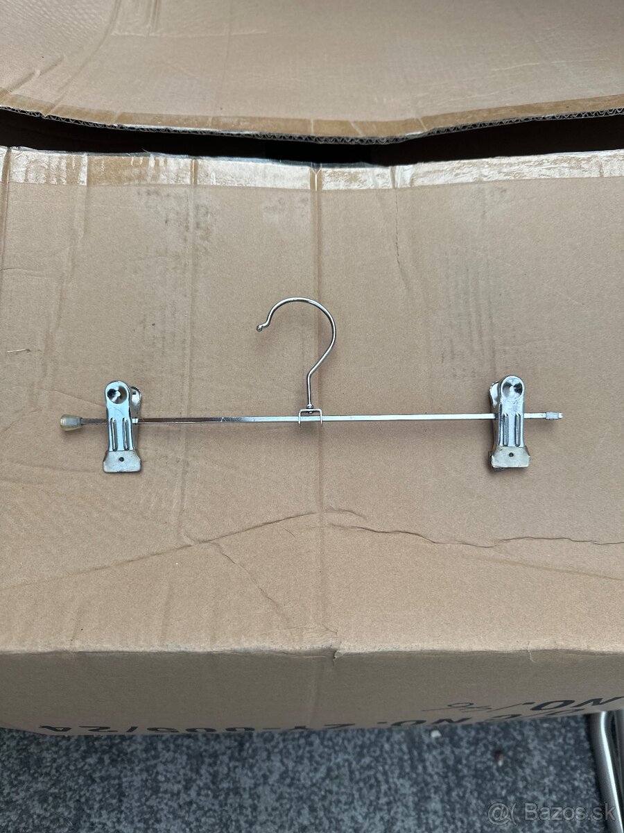 Predam vešiaky 5 centov kus - 3