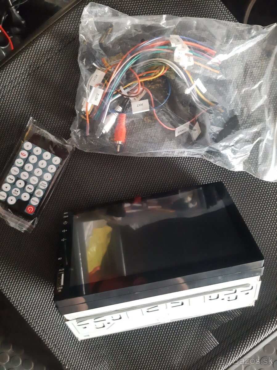 Dotykové 1din 2din autorádio - 3