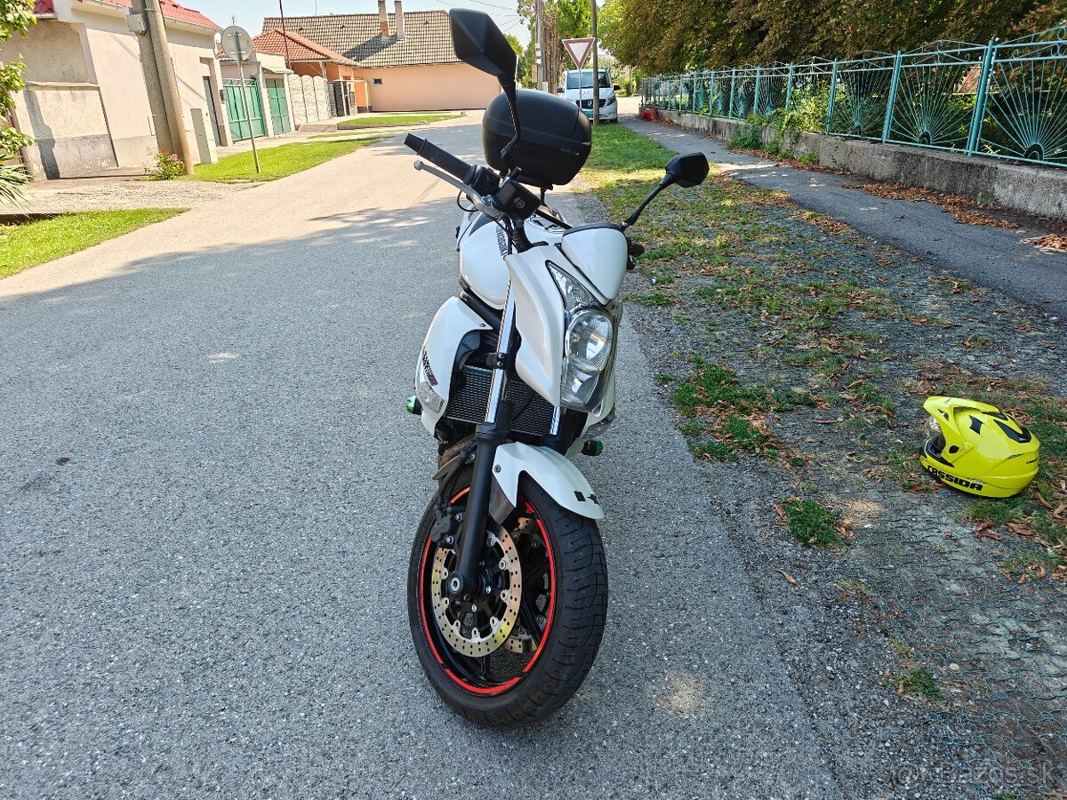 Kawasaki ER6N - 3