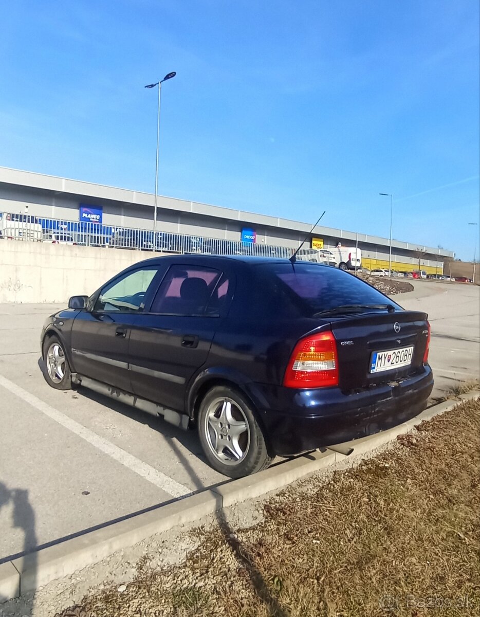 Opel astra - 3