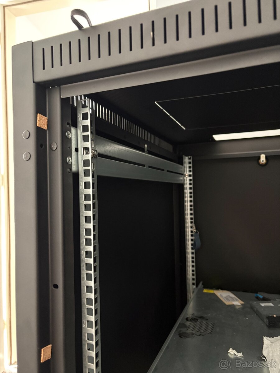 Serverova skrina CONTEG R17-21-60/80 - 3