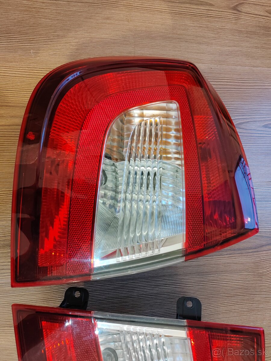 Škoda Rapid zadné svetlá - 3