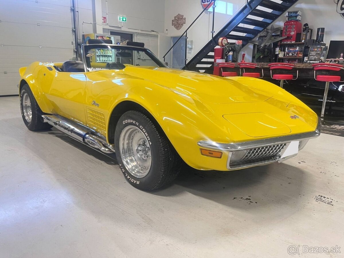 Chevrolet Corvette Stingray Convertible z roku 1972 - 3