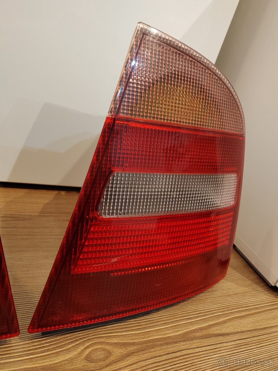 Škoda Octavia 1 zadné svetlá - 3