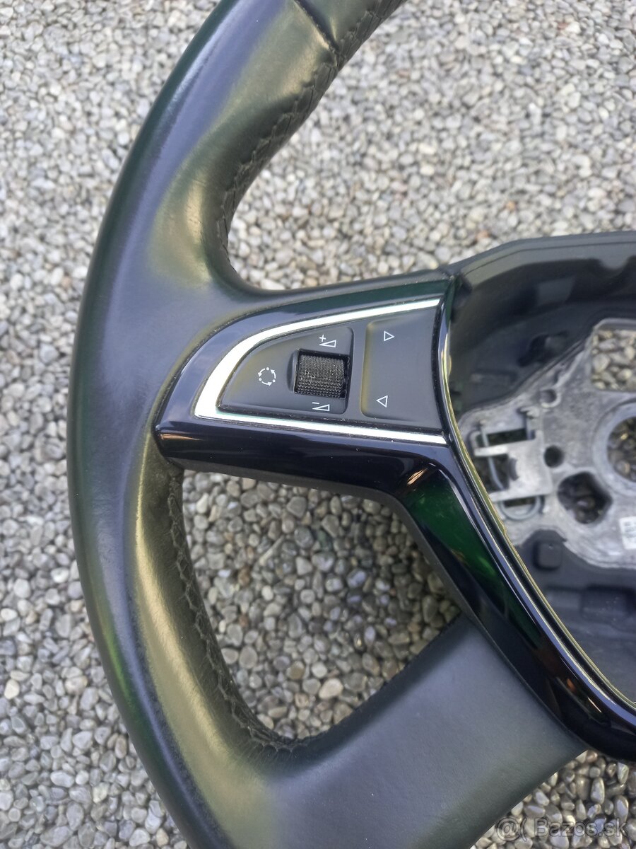 Škoda Octavia 3 Multifunkčný volant - 3