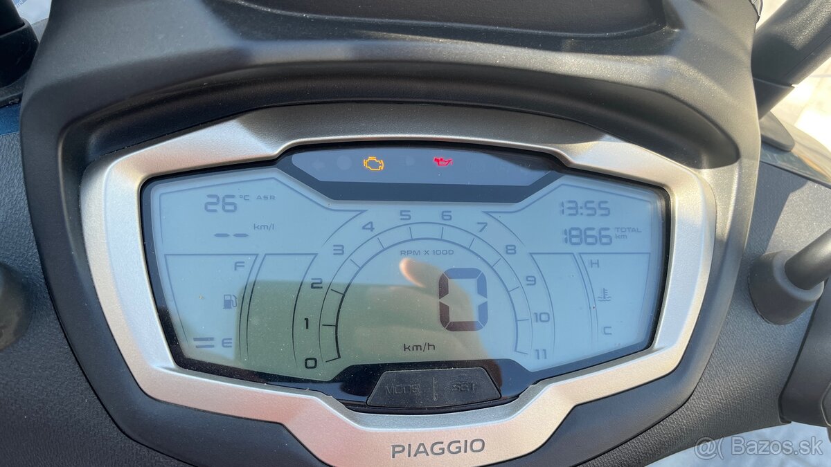 Piaggio Beverly 300 HPE - 3