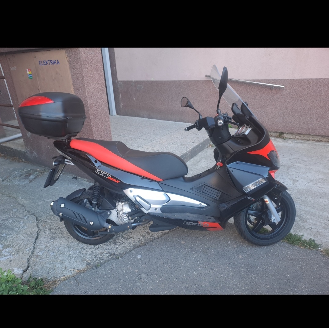 Aprilia SR 300 MAX - 3