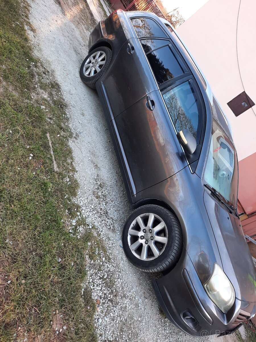 Predam Toyotu Avensis - 3