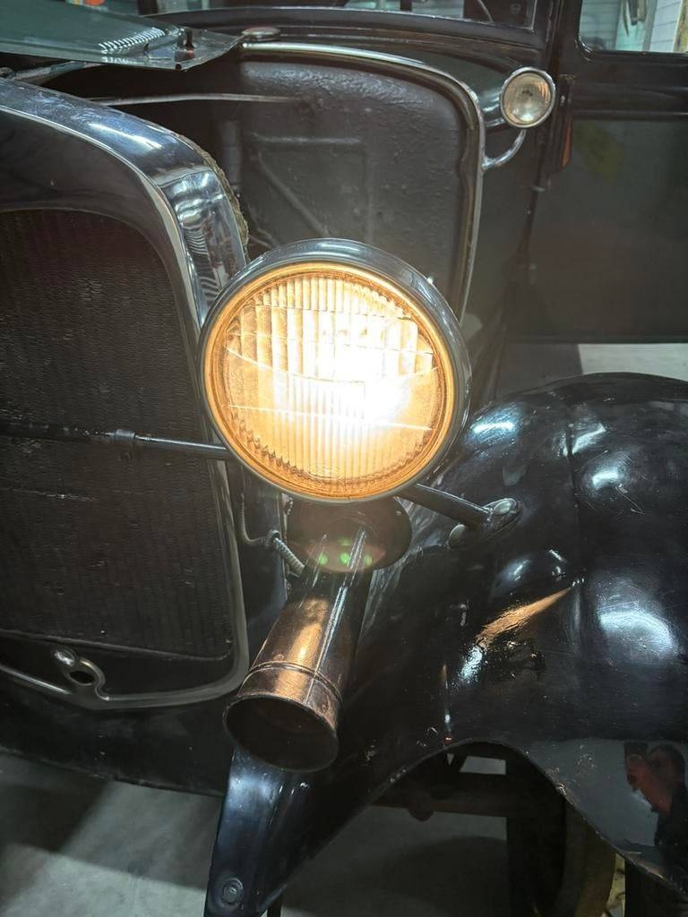 Ford Model A Tudor z roku 1931 - 3