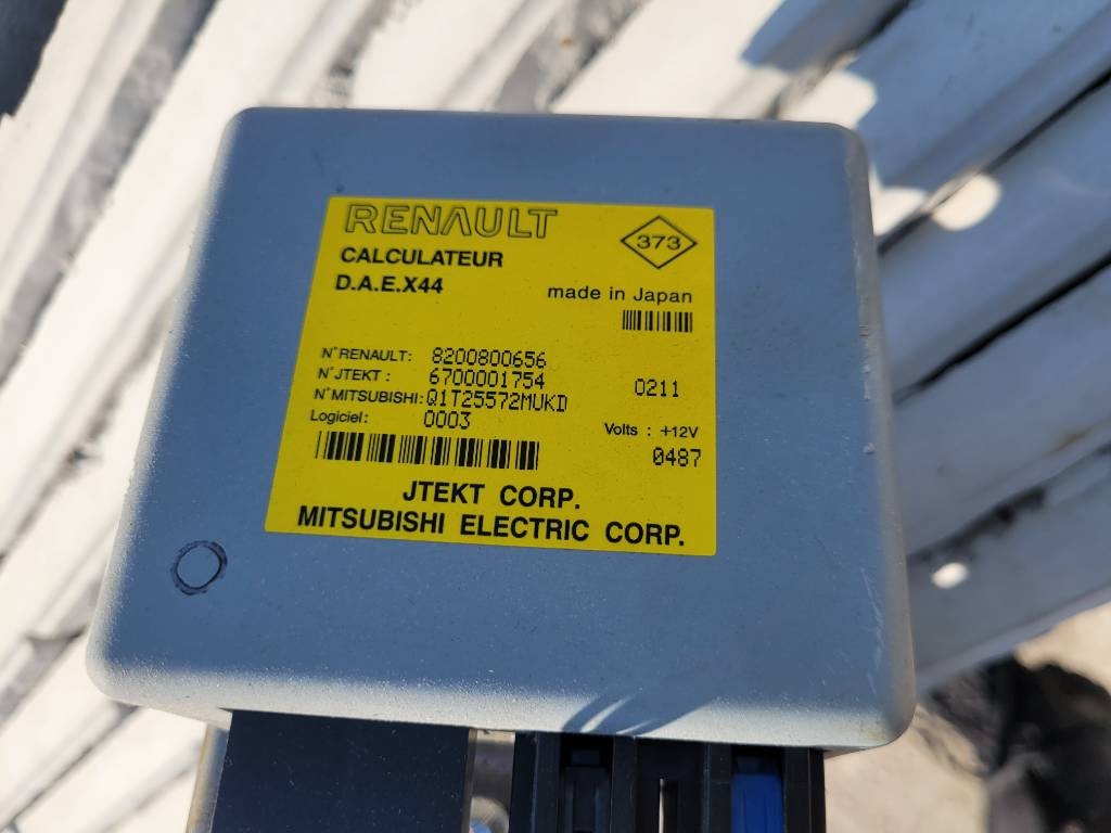 RENAULT TWINGOO II SERVO - 3