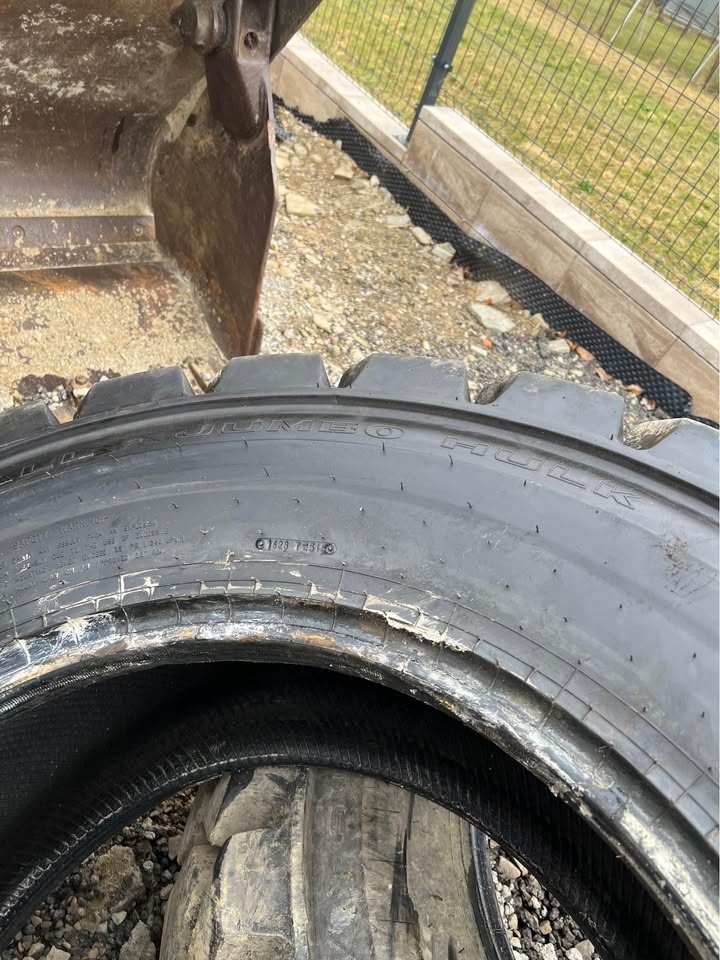 Pneu 16,9x28 - 3