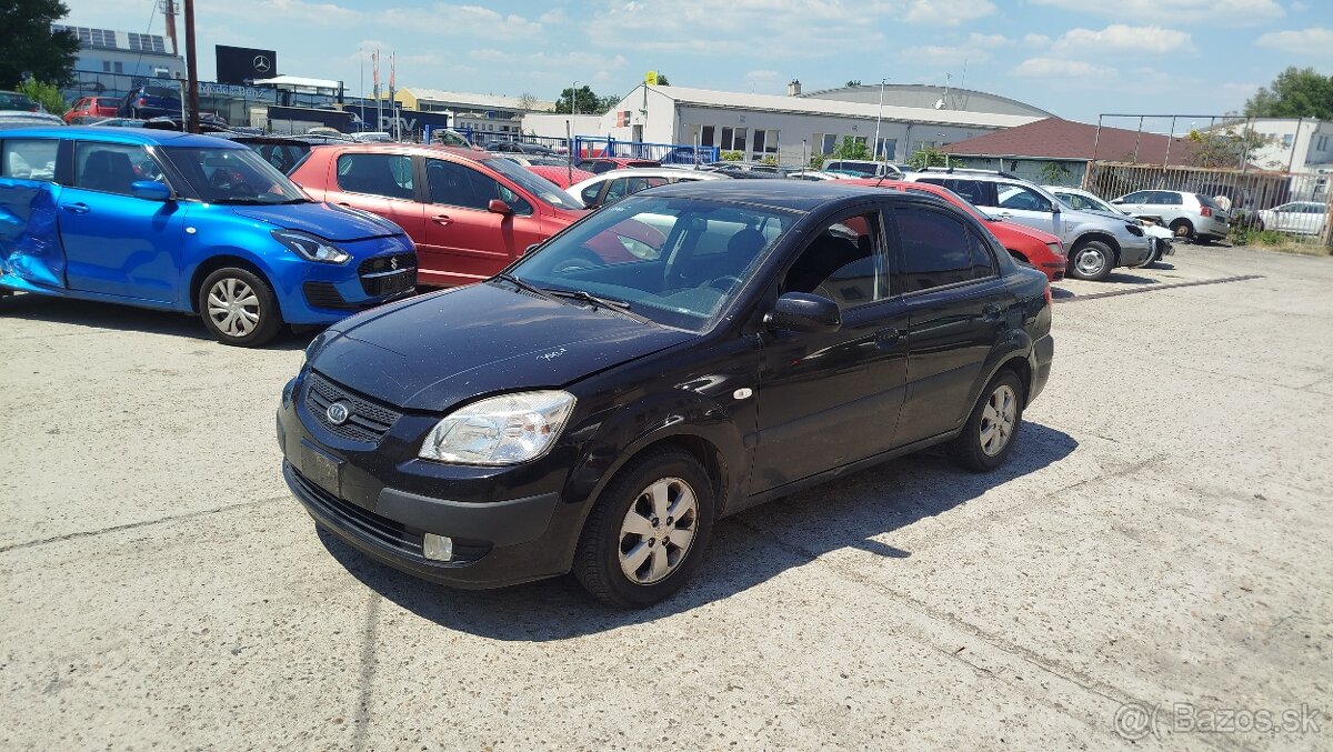 Kia Rio - 3