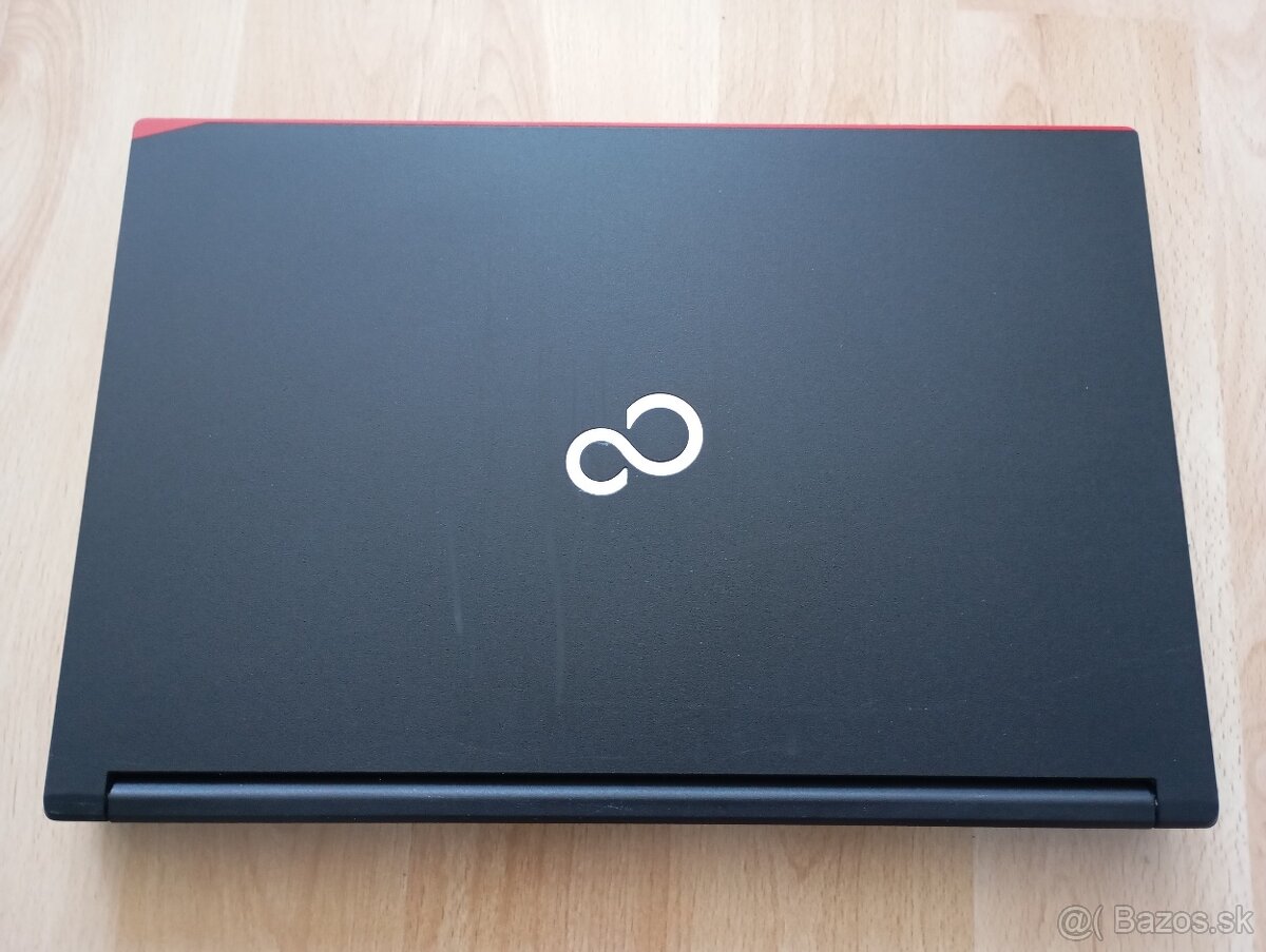 Fujitsu Lifebook e556 / Intel core i5 / 256gb ssd / 16gb ram - 3