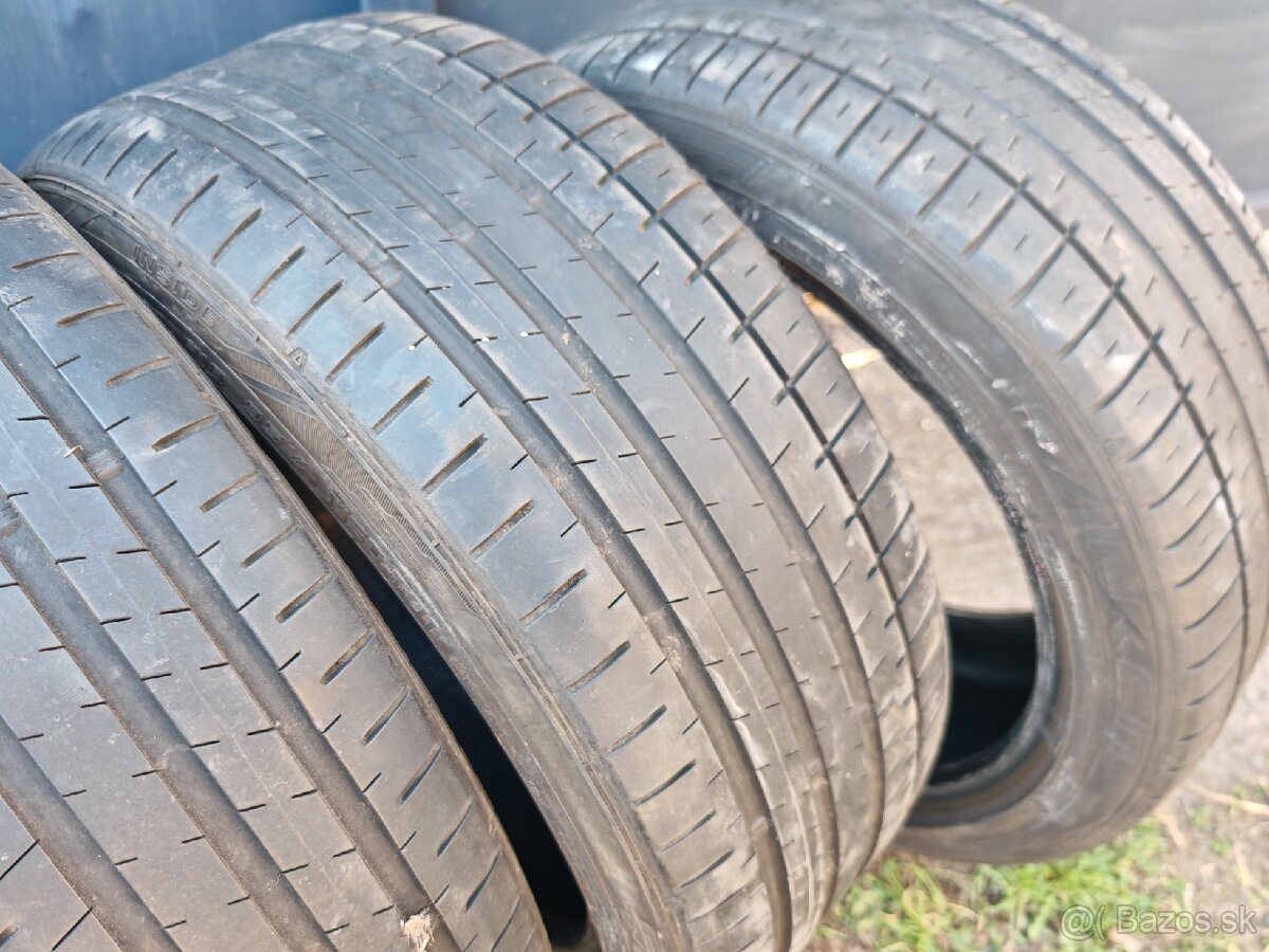 225/45-R18 - 3