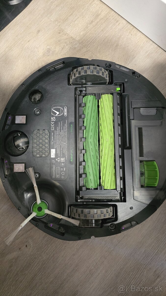 IRobot roomba i7 so stanicou clean base - 3