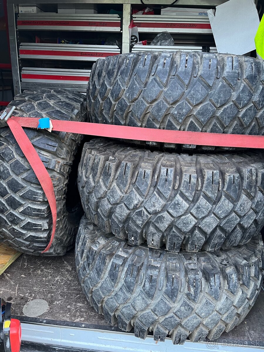 37x14,5 r15 Maxxis Crawler 5x139,7