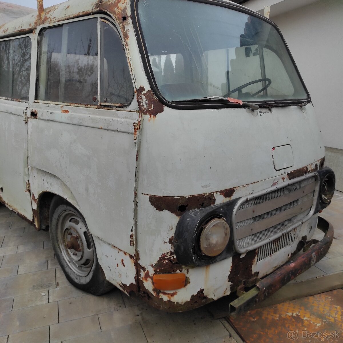 Trojnapravový valník-motor Mercedes - 3