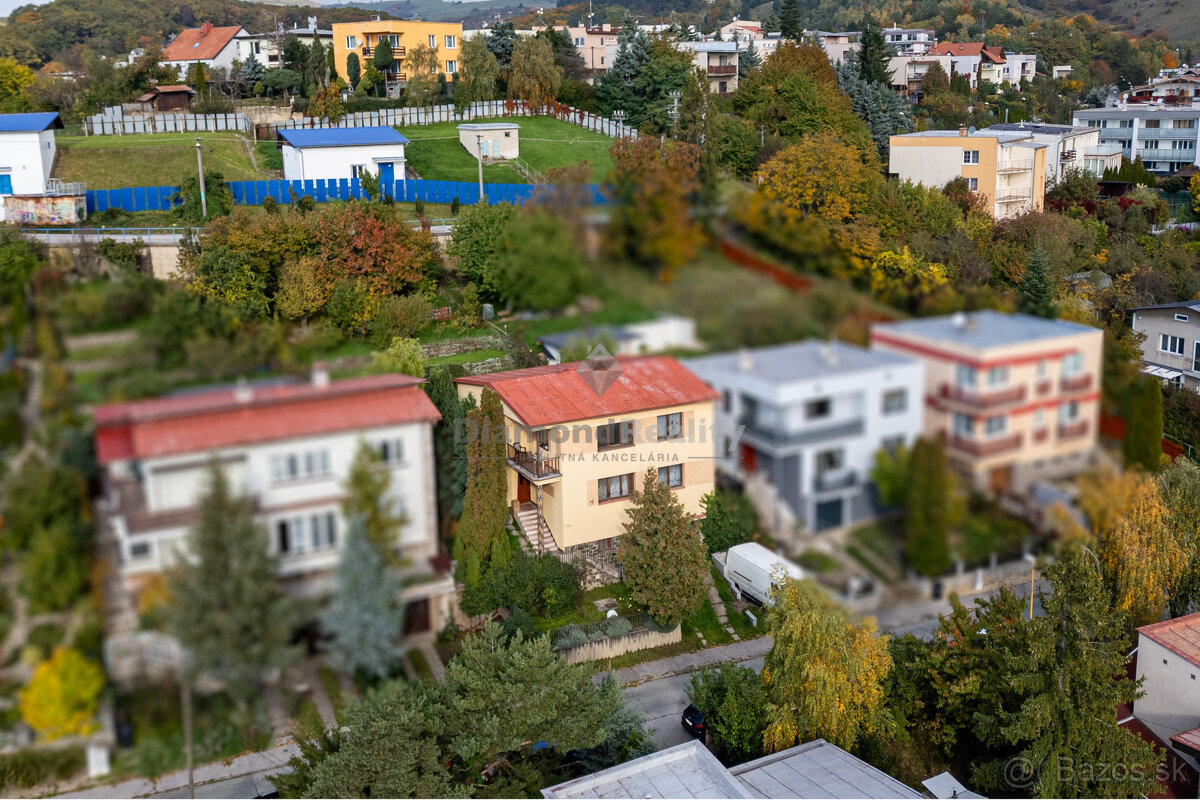 NA PREDAJ 6 IZBOVÝ RODINNÝ DOM S DVOMI BYTOVÝMI JEDNOTKAMI | - 3