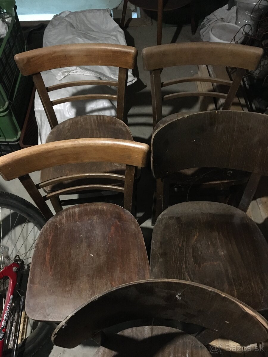 Starý stolík a stoličky - 3