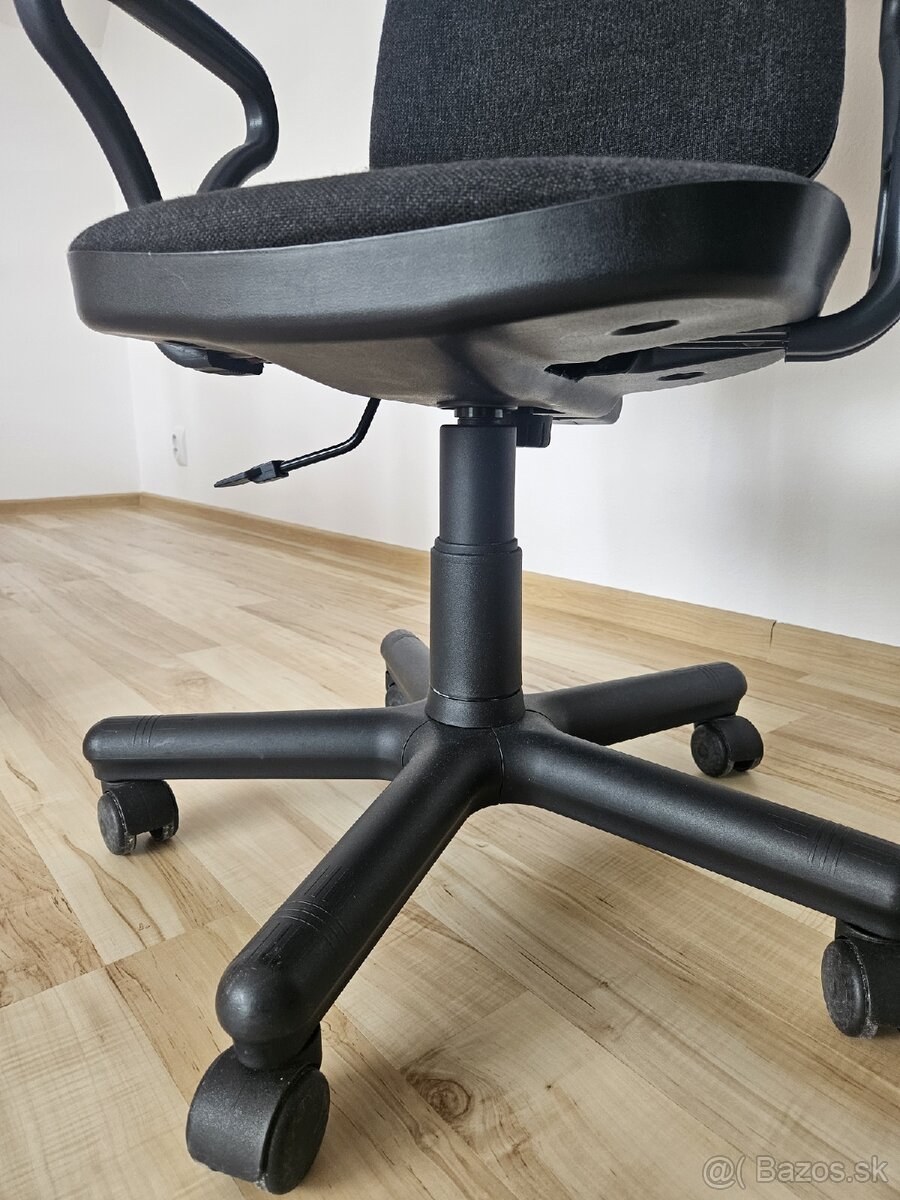Kancelárska Stolička - 3